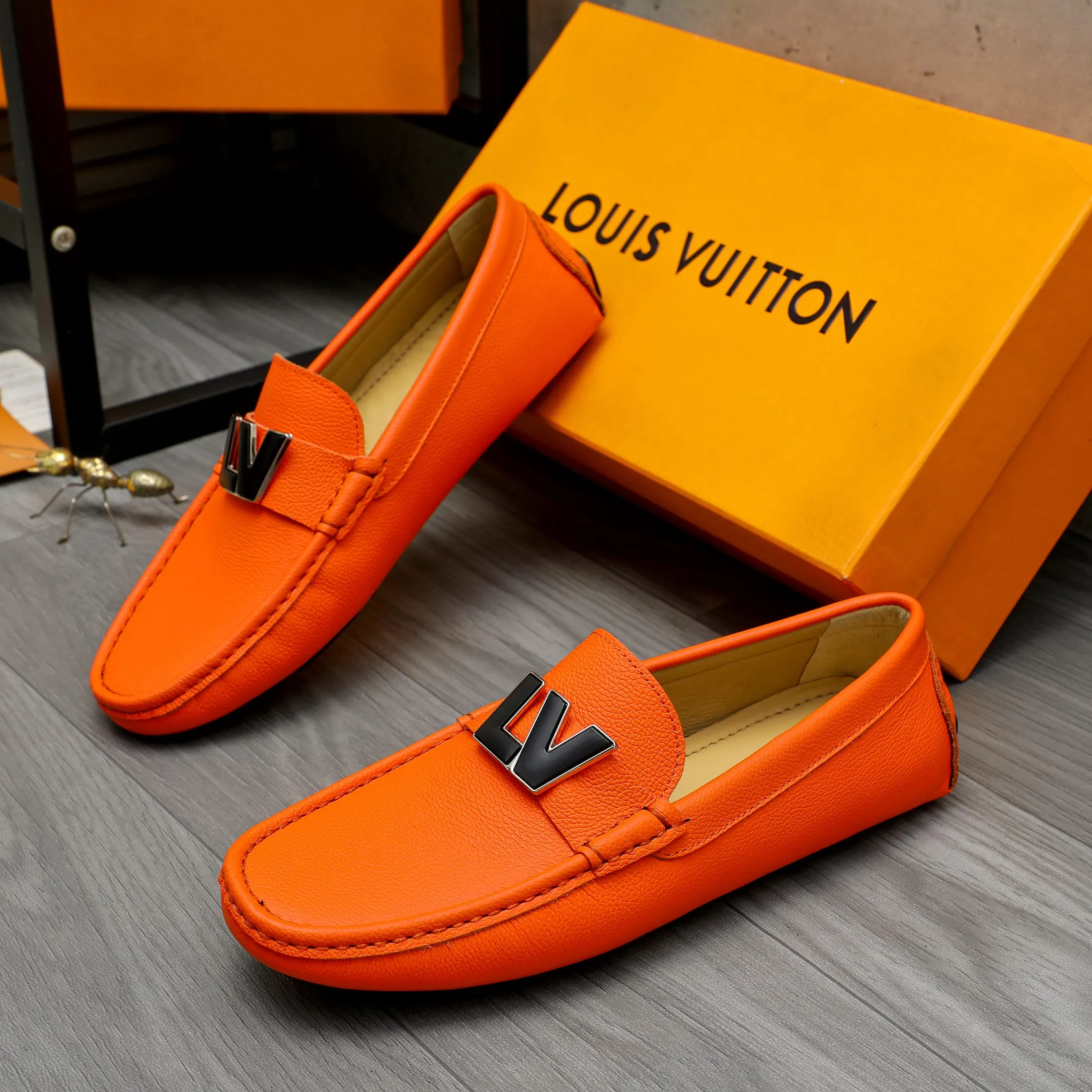 Men's shoes 💰420 Product trademark: LV "Louis Vuitton" casual slip-on shoes Regular size: 38-46 (45.46 custom-made, non-returnable) Product materials: Selected pebbled cowhide upper, sheepskin lining, original rubber outsole